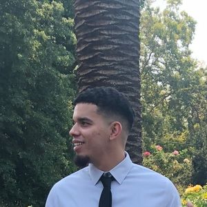 Meet your Posher, Javier